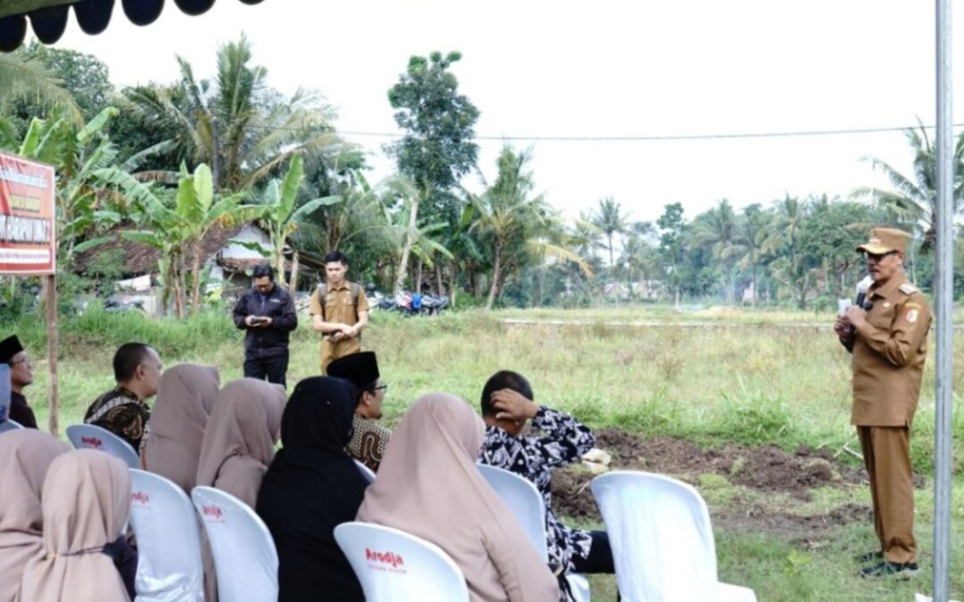 Wakil Bupati Jember Lakukan Peletakan Batu Pertama Pembangunan SDIT Harapan Umat 2